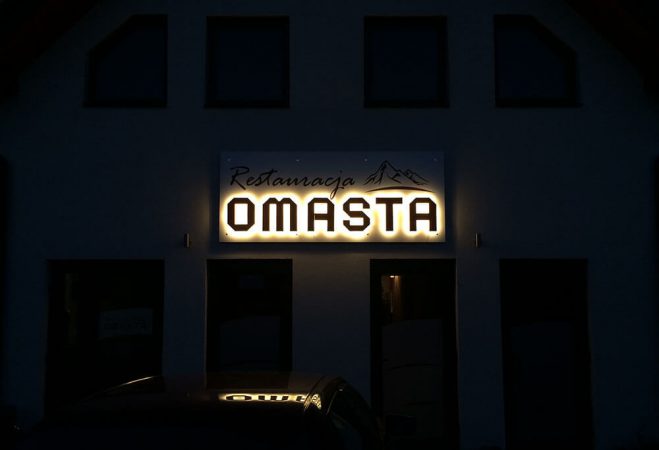 Litery ze styroduru podświetlane