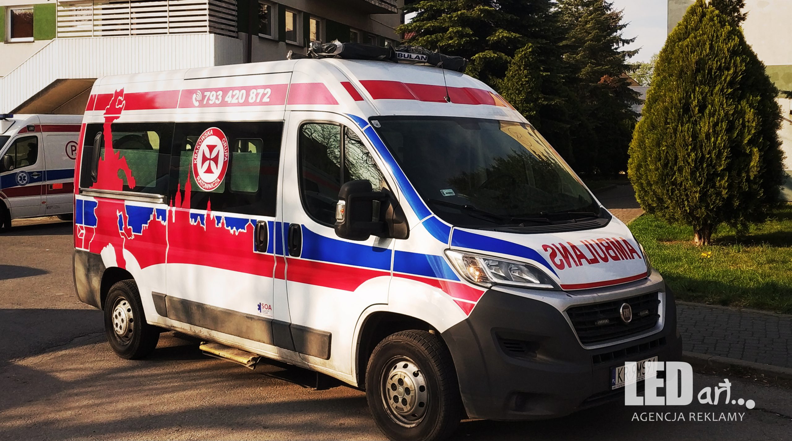 samochod-karetka-smok